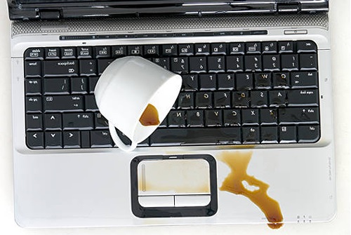 ノートパソコンにコーヒーをこぼした
