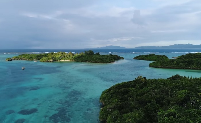 沖縄県の美しい海と島々